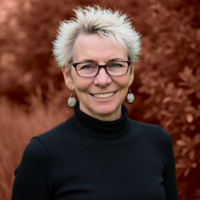 Headshot of Libby Doney